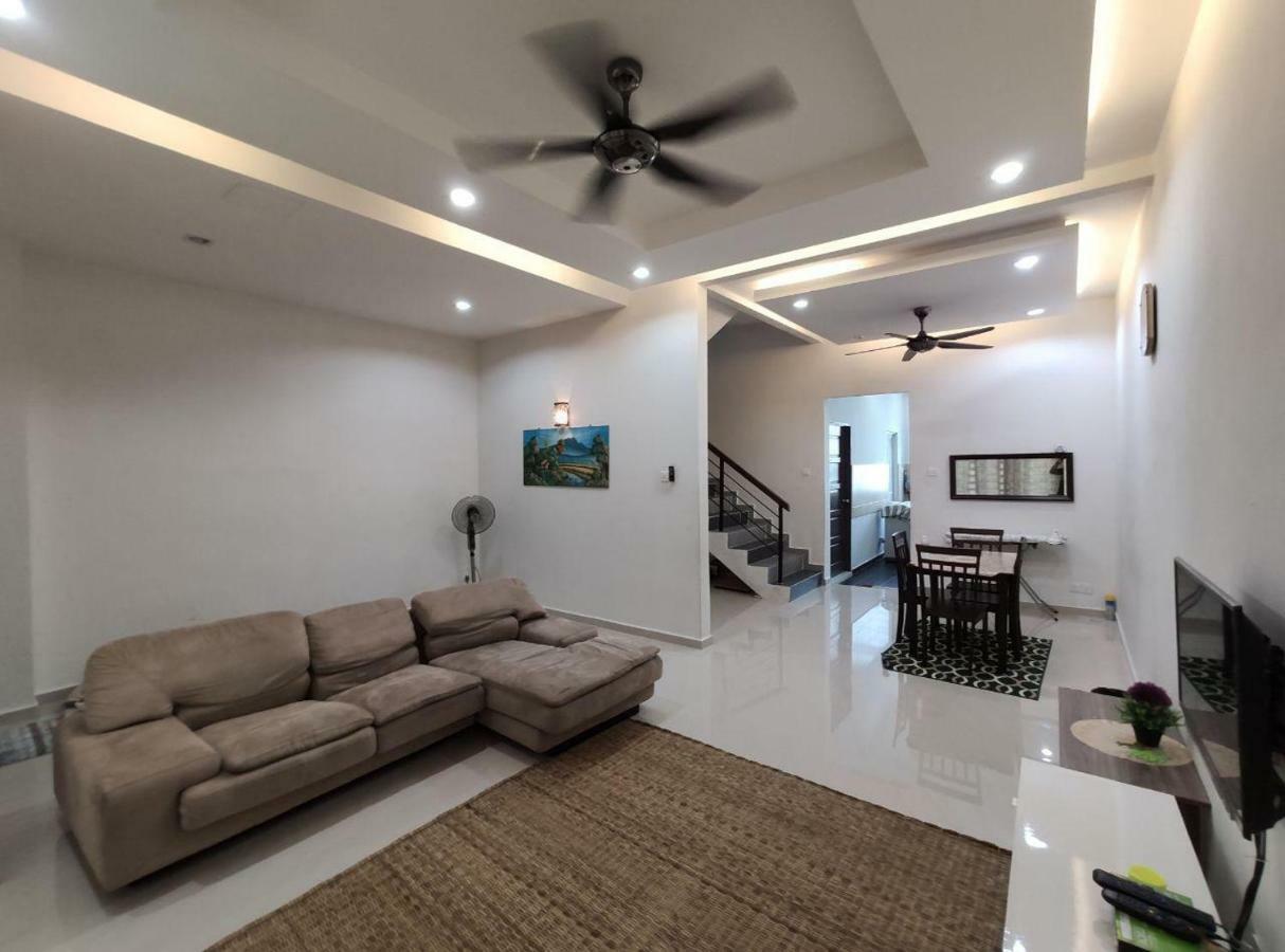 Ar-Rayyan Homestation Dungun Exterior photo