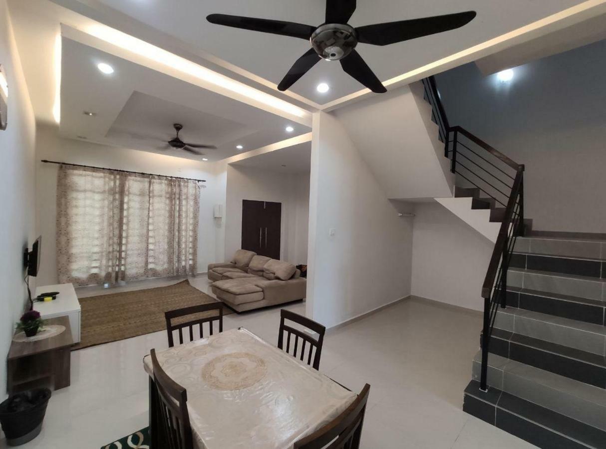 Ar-Rayyan Homestation Dungun Exterior photo