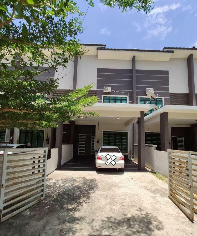 Ar-Rayyan Homestation Dungun Exterior photo